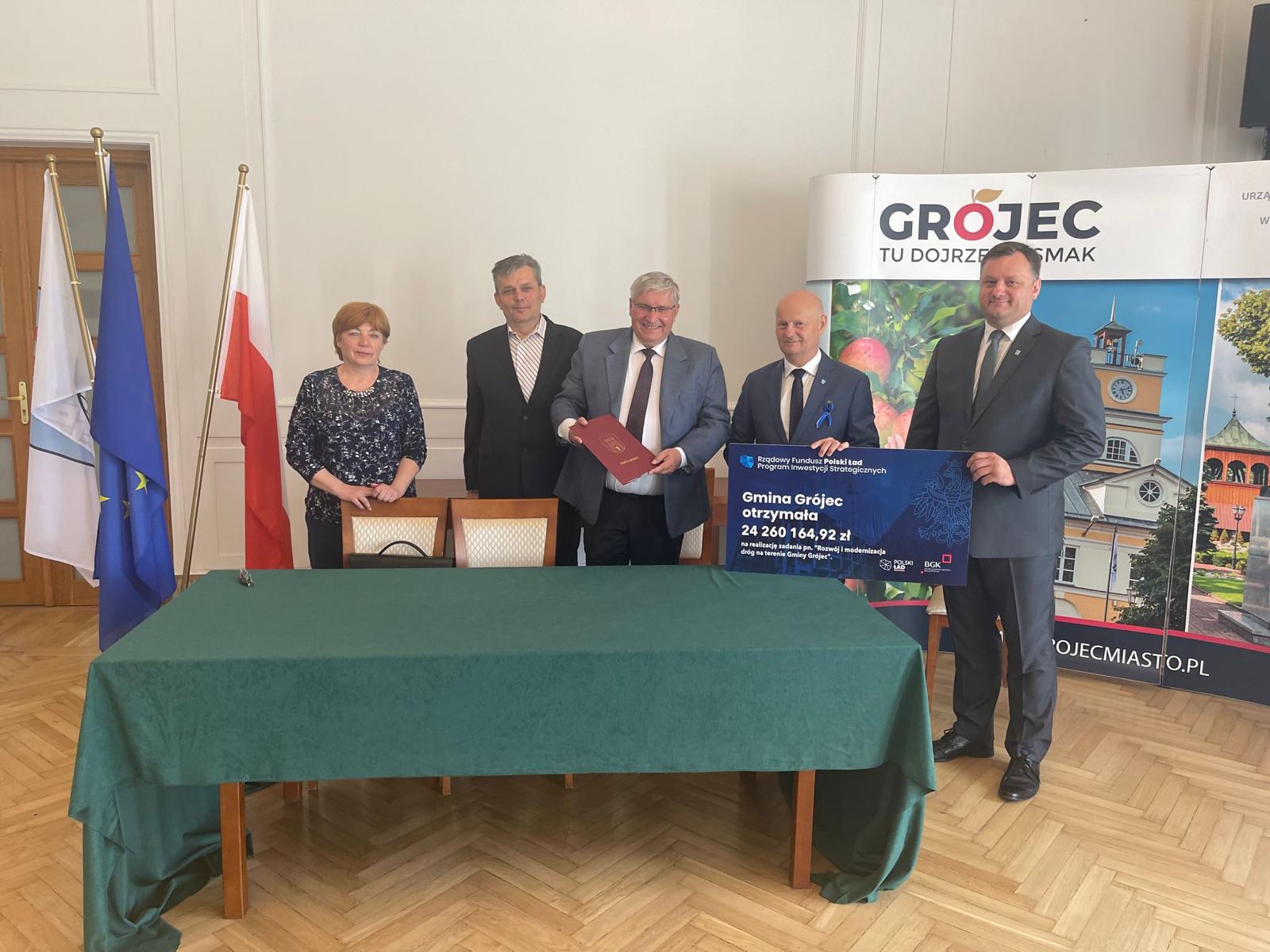 Polski Ład: Burmistrz podpisał umowę 